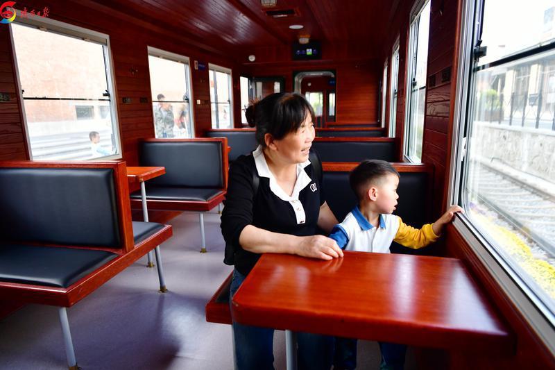 昔日旧厂房蝶变“西安铁路主题公园”相约家人、朋友坐着火车逛公园(图3)