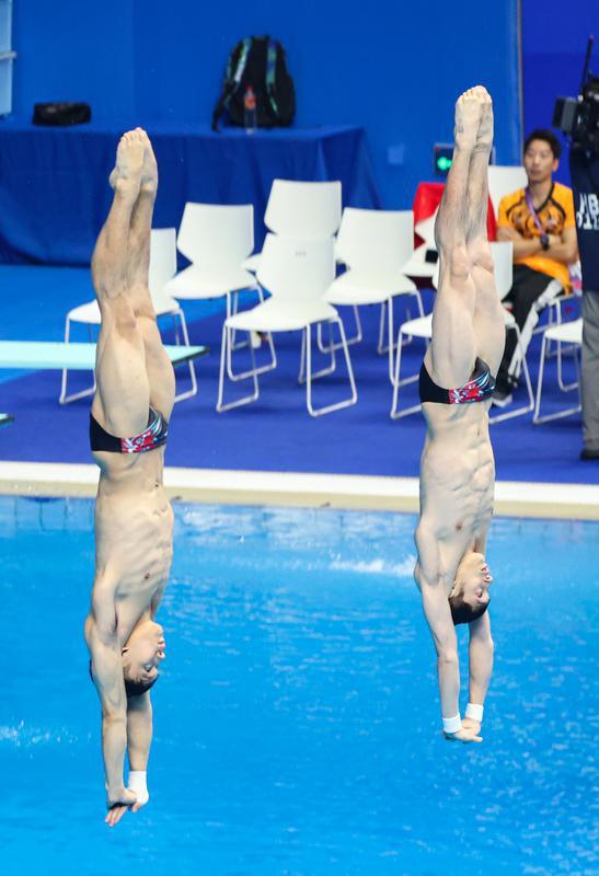 陕西杨昊夺金！成功卫冕亚运会跳水男子双人10米跳台冠军(图3)