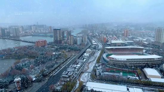 美炸！宝鸡初雪已至，许你一场浪漫人间(图1)