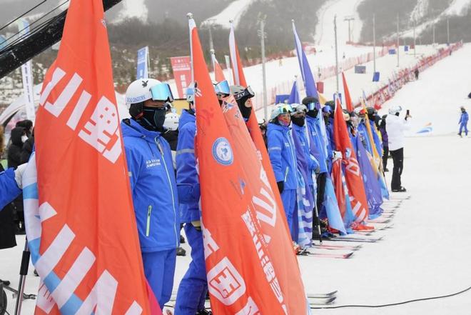 第九届全国大众冰雪季“一带一路”陕西2022宝鸡鳌山滑雪公开赛(图2)