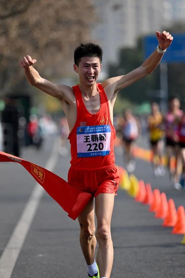 全国竞走大奖赛 陕西省选手王朝朝再夺一金(图2) 全国竞走大奖赛 陕西省选手王朝朝再夺一金(图2)
