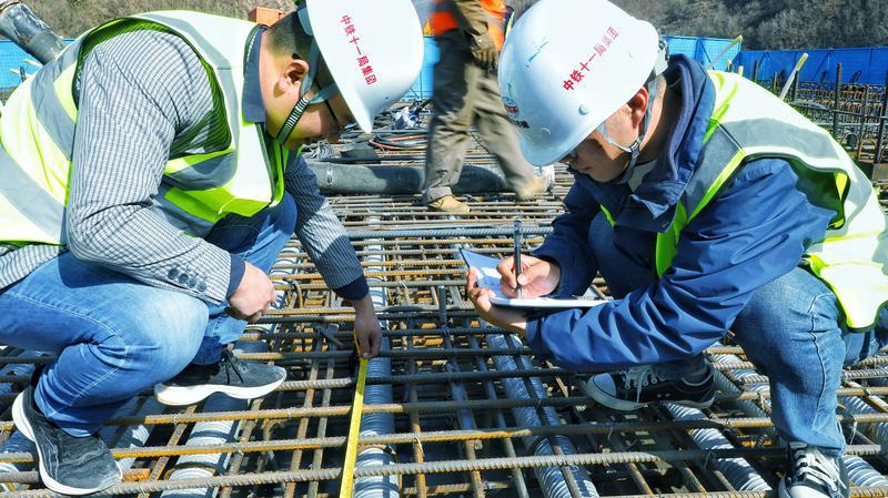 建设提速!西康高铁全线最大跨度连续梁启动浇筑(图2)