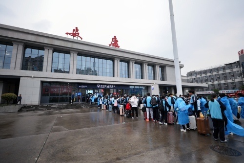 610余名学生，乘坐安康——铜川列车开启红色研学之旅(图2)