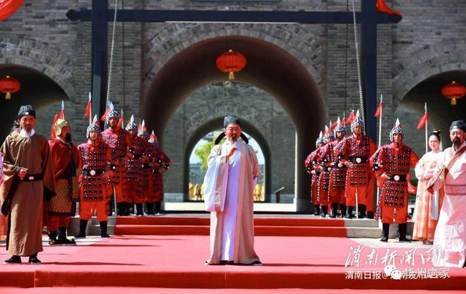 渭南：“白居易”吟诵开城赋，以开城之礼，邀请来自八方宾客入城共游(图4)