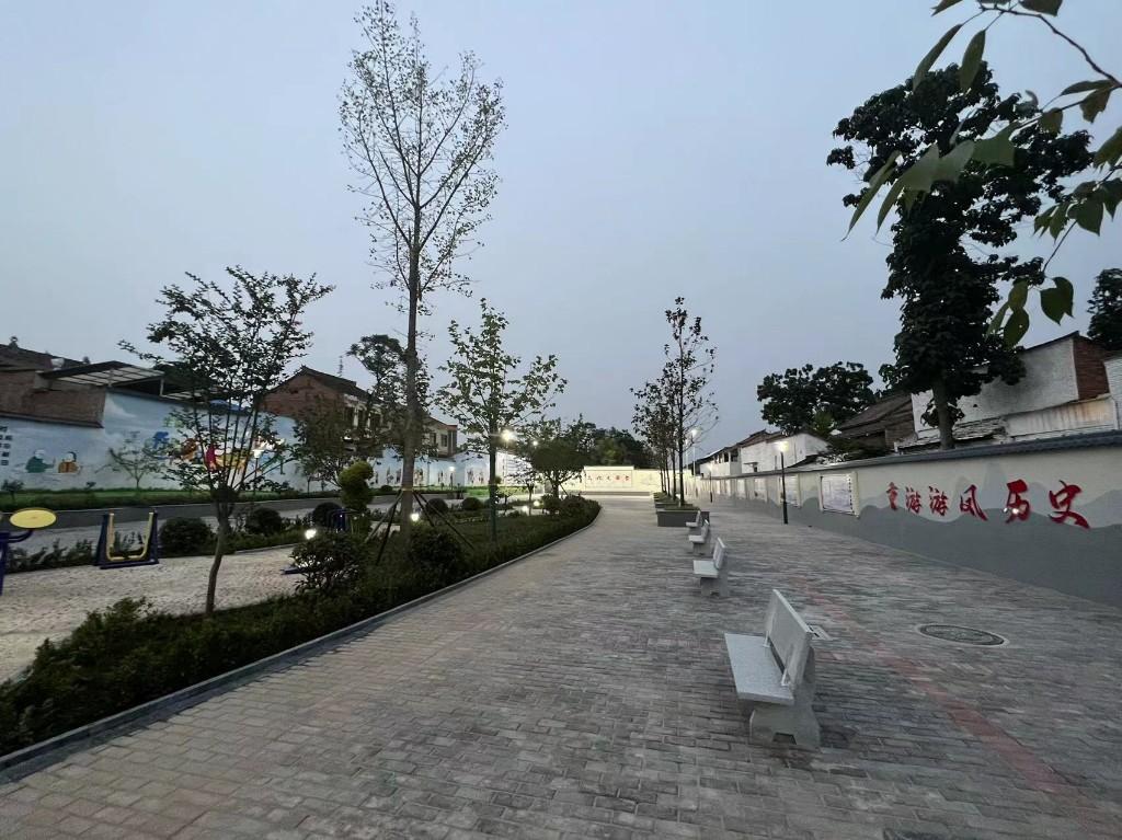 游凤镇修建乡村文化广场营造美丽宜居环境(图2)